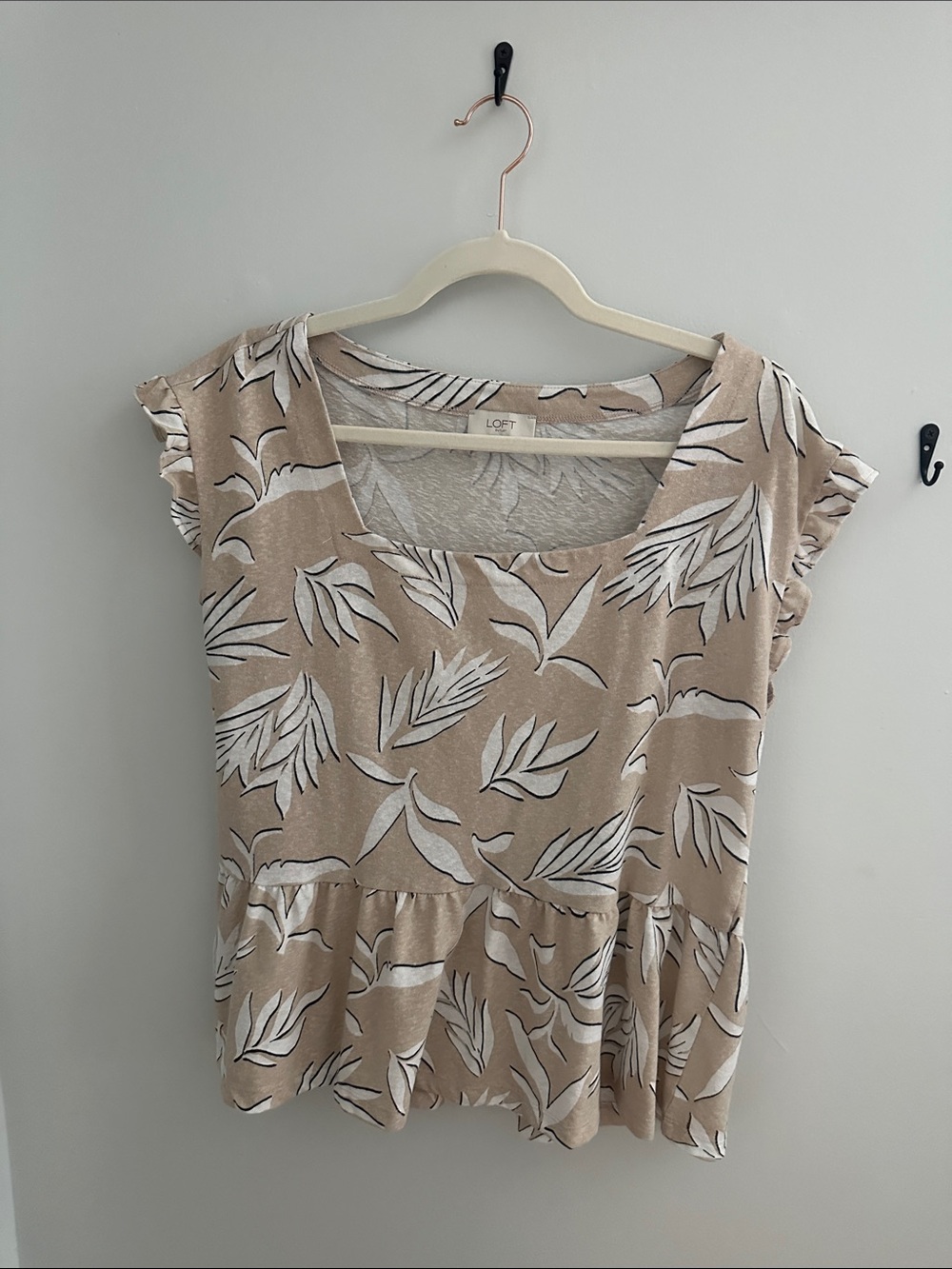 LOFT Beige and White Short Sleeve Peplum Tee